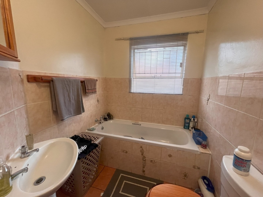 2 Bedroom Property for Sale in Midway Free State